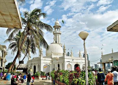 آرامگاه حاج علی، تلفیقی از هنر معماری هندی و اسلامی در بمبئی