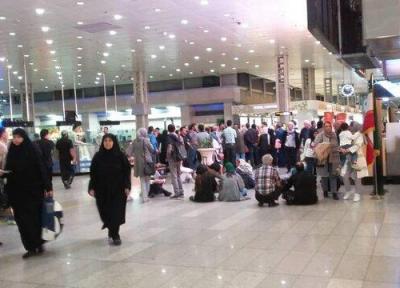اعتراض مسافران پرواز بیروت-تهران فرودگاه امام به تاخیر ایران ایر
