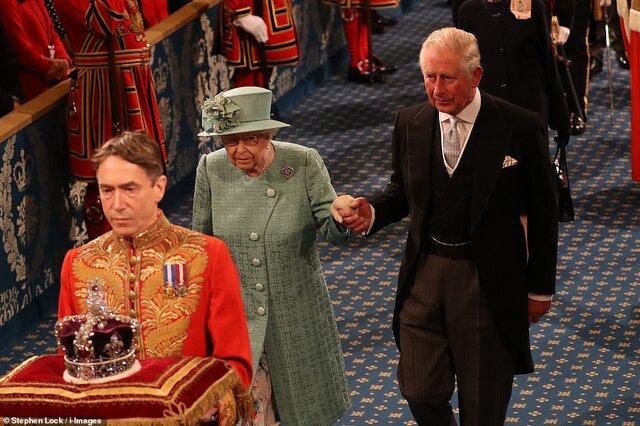 ملکه، مجلس بریتانیا را با اعلام برنامه دولت جدید، افتتاح کرد