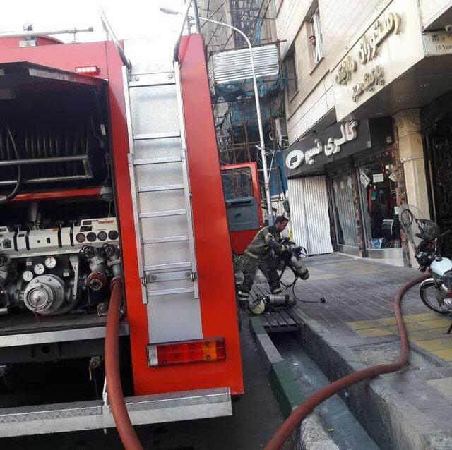 حریق یک مغازه در بازار تهران ، حادثه مصدوم نداشت حریق یک مغازه در بازار تهران ، حادثه مصدوم نداشت