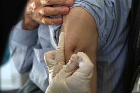 تداوم درد در محل تزریق واکسن کرونا مستلزم درمان است