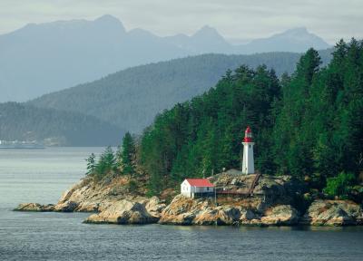جاذبه های جزیره ونکوور کانادا: سفری به قلب طبیعت بکر و دست نخورده