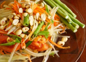 تجربه طعم غذاهای خیابانی چیانگ مای